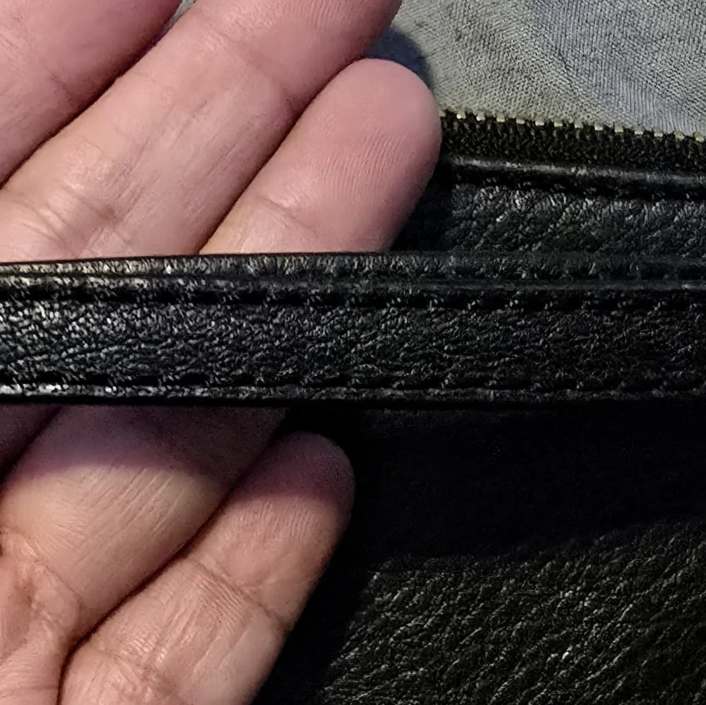 EUC - Michael Kors Black and White Wristlet